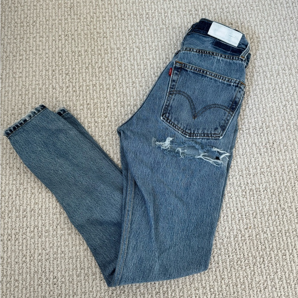 Re/done vintage Levi’s, straight leg high waisted size 25.